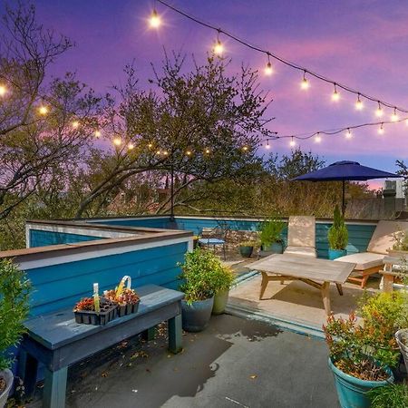 צ'רלסטון Elegant Sunlit Home With Private Rooftop Oasis מראה חיצוני תמונה