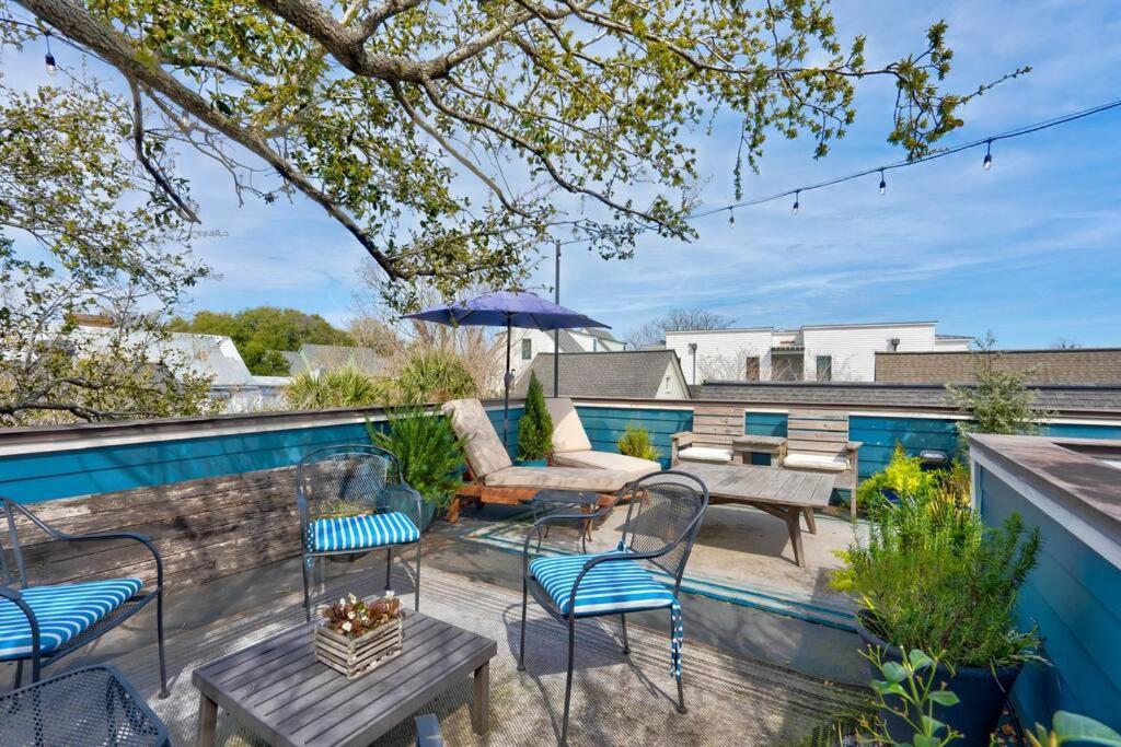 צ'רלסטון Elegant Sunlit Home With Private Rooftop Oasis מראה חיצוני תמונה